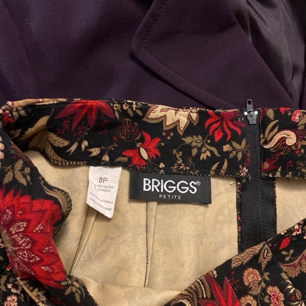 Purple blazer and floral pencil skirt - Picture 7 of 8